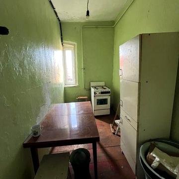 продам 2 кімн квартиру в центрі