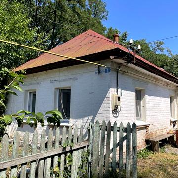 Приватний будинок , газове та пічне опалення , гарне розташування