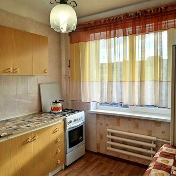 Здається 2 кімнатна квартира, місто Кременчук, район Молодіжний, вулиця Володимира Великого, будинок 72. Меблі, техніка. Хороший стан.