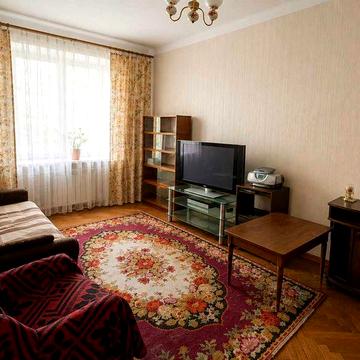 Продам 2к сталінку 48кв.м ст.метро Кловська
