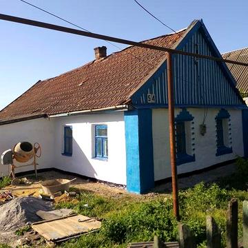 Продам хату в центрі