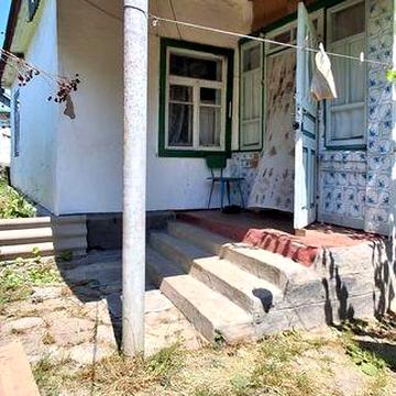 Будинок в центрі села