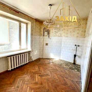 Трикімнатна пр.Соборності р-н ТЦ «Гостинець»