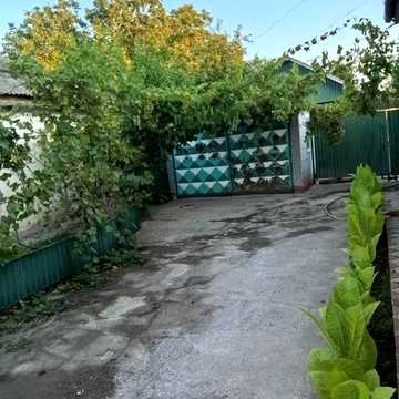 ,Будинок 66 квд м ділянка 25 сот ,