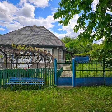 Будинок с.Пригородок, 0,5га землі, господарські будівлі, річка Дністер поруч (до 1км)