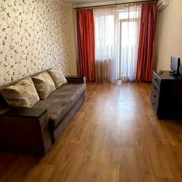 Сдам однокомнатную квартиру в Радужном/ Таирова