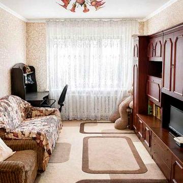 Продаж 3 кім.кв.по вул.Комкова пл.64 м.кв.в гарному житловому стані.