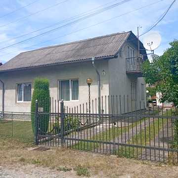 Здається Будинок в центрі міста
