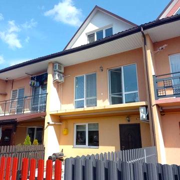 Продам готовий котедж в облаштованому містечку