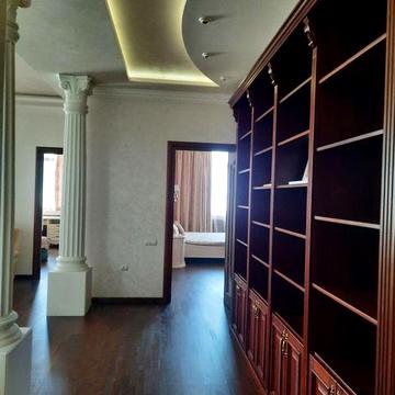 Продам 3к квартиру 160м2 в центре. Ул.Александра Коныского,63