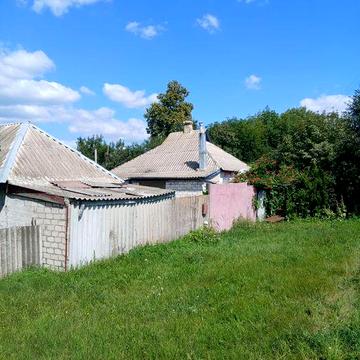 Продам дом в Нововодолажском районе с Дереговка.,