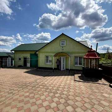 Продається доглянуте господарство в Старих Бросківцях