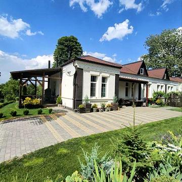 Будинок під житло або бізнес в центрі Городища — 248 м², 10 соток