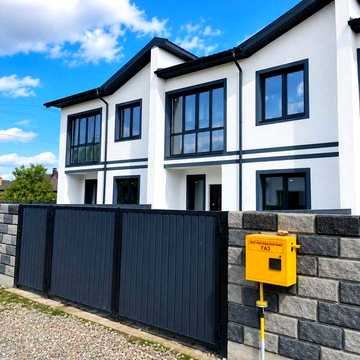 Продаж ЦЕГЛЯНОГО таунхауса з міськими комунікаціями