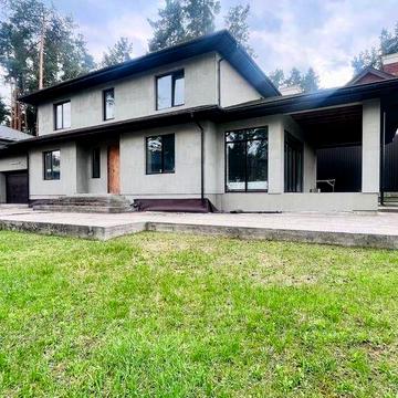 Продаж будинку 275 м² 2 поверхи КМ Зелений Маєток 13 соток гараж на 3 авто ліс озера 10 км до Києва
