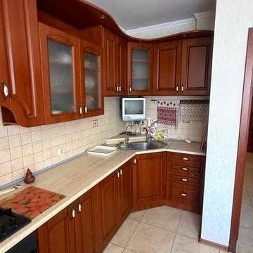 Продам просторную 2-комнатная квартира на ул. Тополева