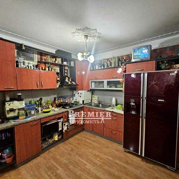 Продаж 4 кімн. квартири в цегляному будинку