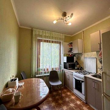 Продам 2- комнатную на Паустовского (28-й бригады)