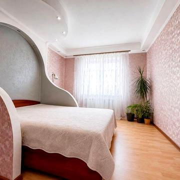 Продаж 2 кімнатноі квартири , 60метрів