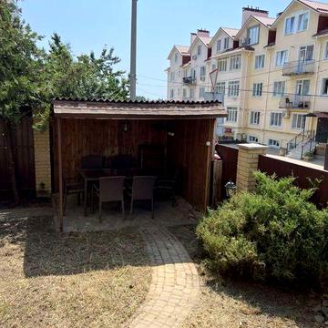 Продаж квартири з двориком  від власника, Петрівський квартал ЖК Петрівський квартал