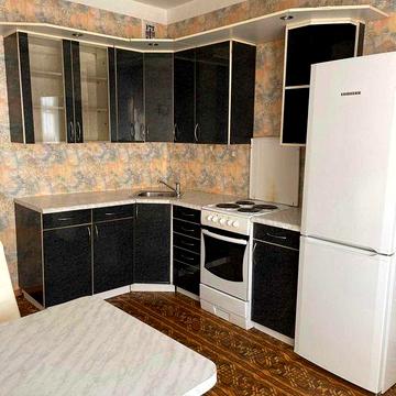 Оренда 2к двокімнатноЇ квартири, є генератор, метро Позняки 5 хвилин, вул. Гмирі 3.
