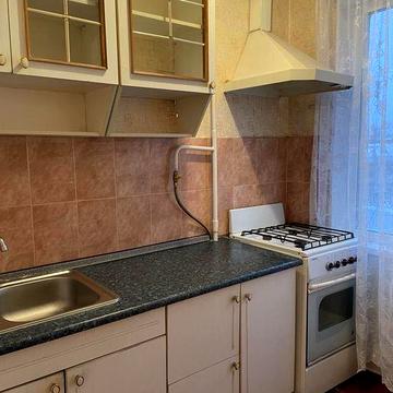 1 кімн кв в центрі, меблі , побутова техніка