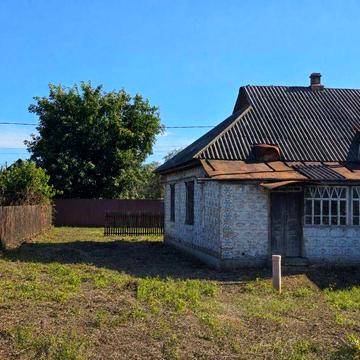 Продам будинок в мальовничому місці Нових Снжар