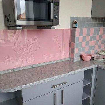 Продам (продаж) двокімнатну (двухкомнатную) квартиру в районі станції метро Салтівська (Салтовская). Недорого.
