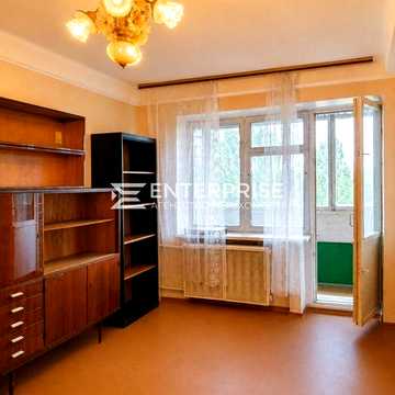 Продаж трикімнатна квартира на Русанівці, 1ша лінія, метро Лівобережна