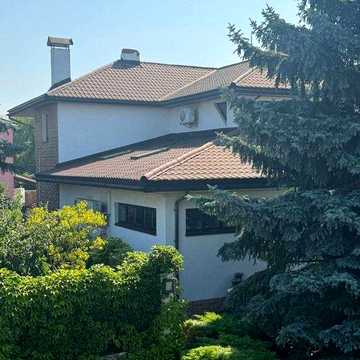 Здам довгостроково будинок в Києві, Осокорки   Просторий будинок у престижному районі з усіма зручностями для комфортного життя та відпочинку.