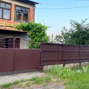 Продам будинок в Миргороді вулиця Вишнева з земельною ділянкою