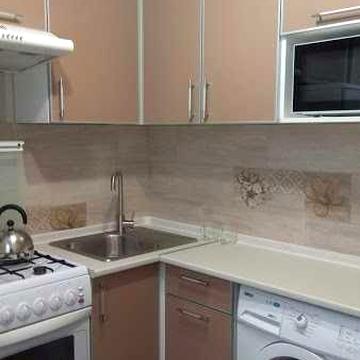 Сдаеться 3х ком. кв. 522 м-р  15 т. + свет