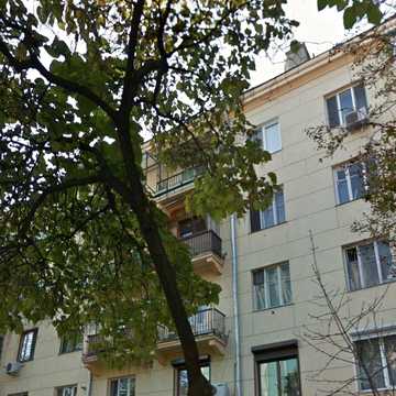 Сталинка, центр города, Екатериненская (Европейская) 3 комнатная квартира