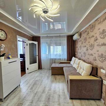 Продаж 4-кімнатної квартири з ремонтом
