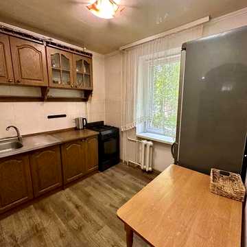 В Продажі затишна 2-кімнатна квартири в цегляному будинку