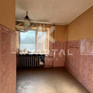 Продам 1 к. квартиру -43 м2 біля бутанського парку. Газ, мінімальне оформлення