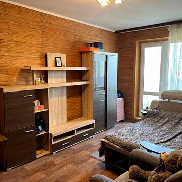 Продаж 4к квартира Озерна 67000