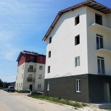 Продам готову квартиру в новобудові  з власним подвірям. Переуступка. Без комісіі ЖК Континент