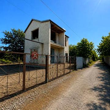 Продам дачний будинок з газом.