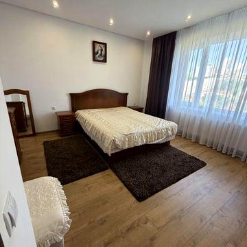 Оренда котеджу,3 кім.,бічна Мазепи ,Шевченківський район