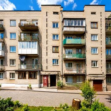 Продам 2-кімнатну квартиру по вул.Олени Степанівни