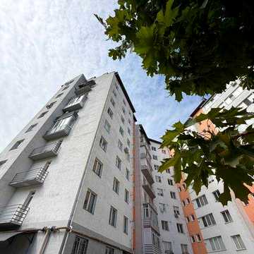 3 кімнатна, СИРЕЦЬ, готова до ремонту.