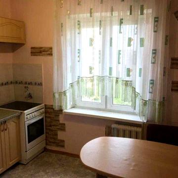 Прирічна 37, оренда 2-к квартири з шикарним видом на Дніпро, метро Героїв Дніпра 15 хв