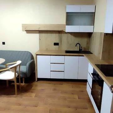 Ревуцького 54, 1 кім кв. 50 м2  всі меблі та техніка 18500 грн
