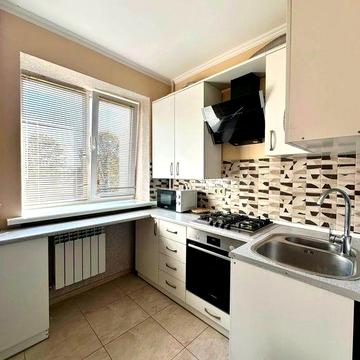 2-кімнатна 48,6 м² | КИЇВСЬКИЙ МАЙДАН | ремонт | 2/5 поверх