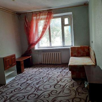 Продам 2к гостинку м.Академіка Павлова