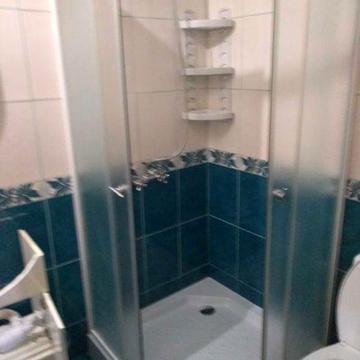 кімната зі своїм санвузлом біля Центрального ринку