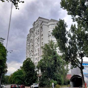 Власник.вул.Освіты 3а.  Однокімн. 54кв.м.