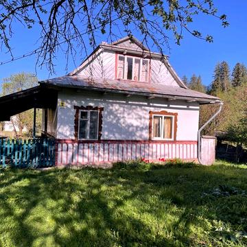 Земельна ділянка з будинком в горах, с.Красник.