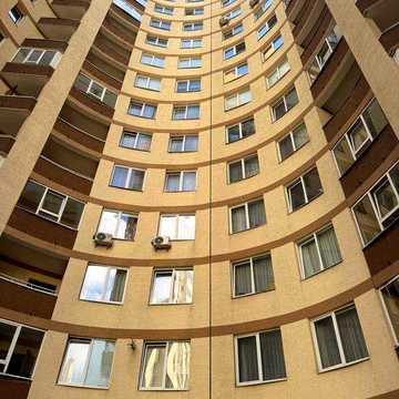Продаж 3 кімнатної квартири в заселеному ЖК по вул.Бережанська.